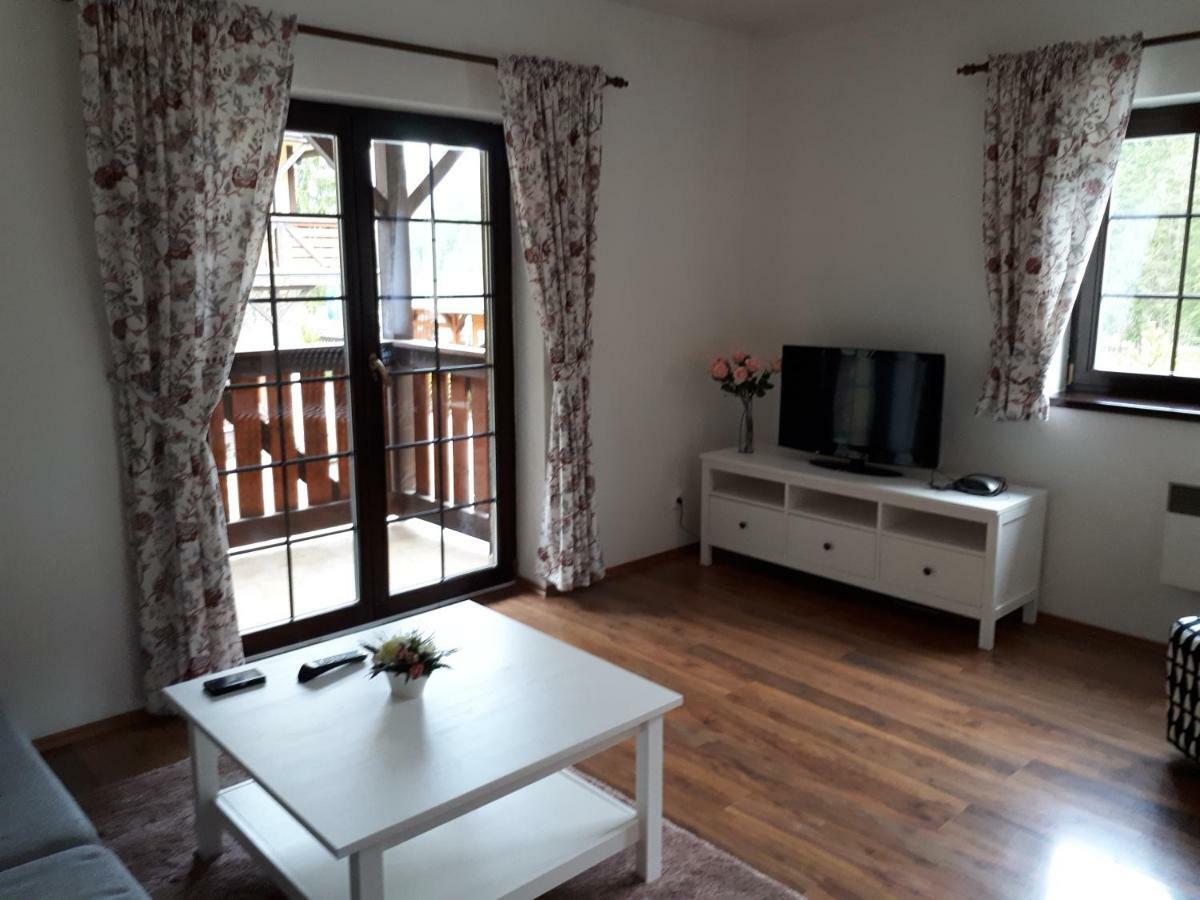 Hrabovo Renata 1 Apartment รูชอมแบรอค ภายนอก รูปภาพ